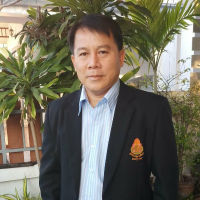 นายอภิชาติ