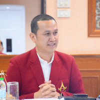 นายยอดชาย